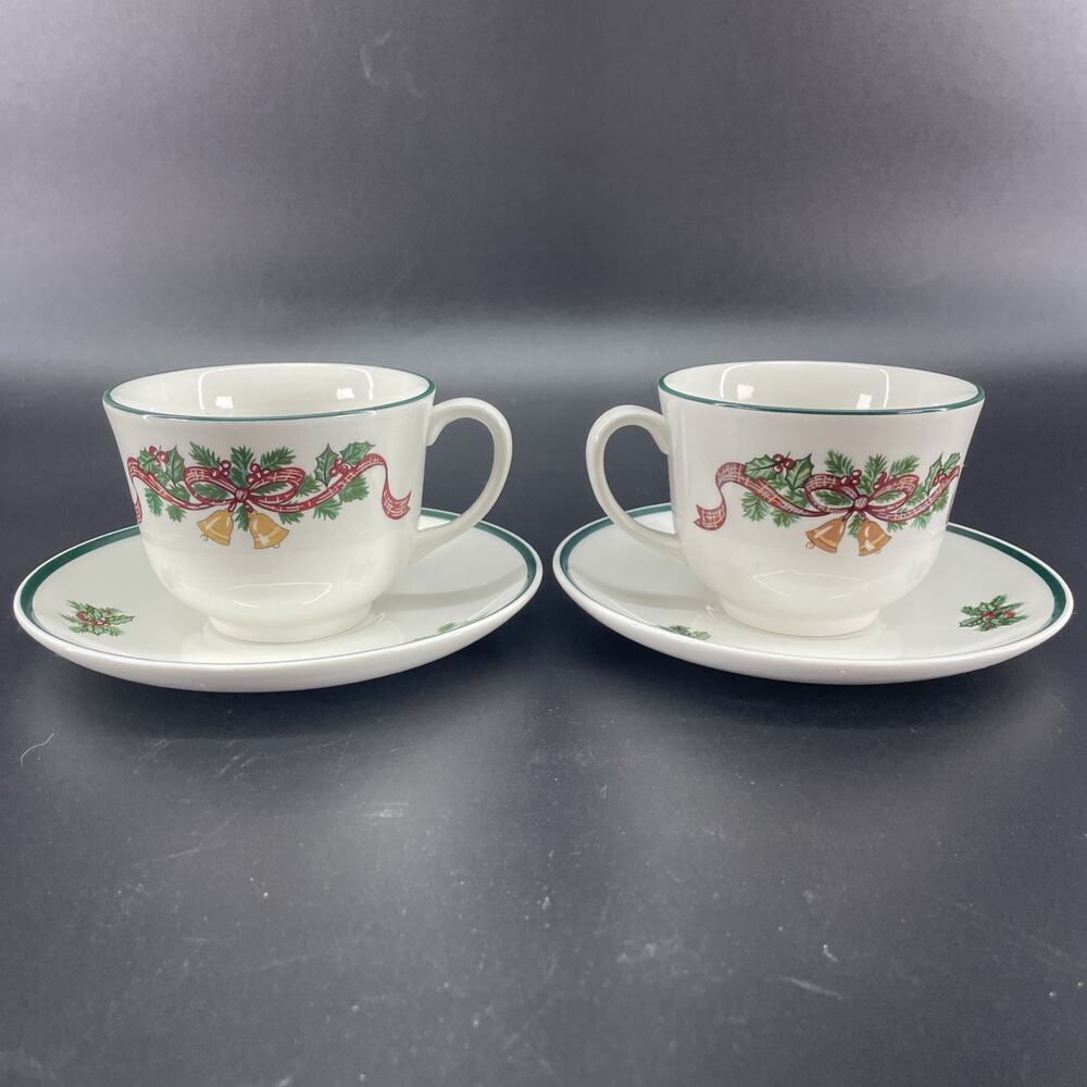 Johnson Brothers Victorian Christmas Set of 2 Tea Cups/2 Saucers Classic Holiday - Picture 2 of 10